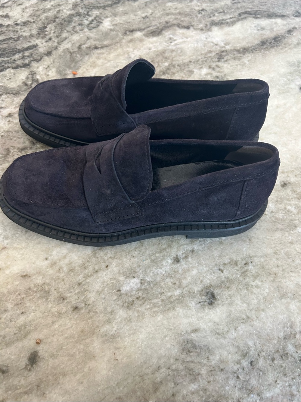 Kennel and Schmenger   Suede Penny Loafers - size 6
